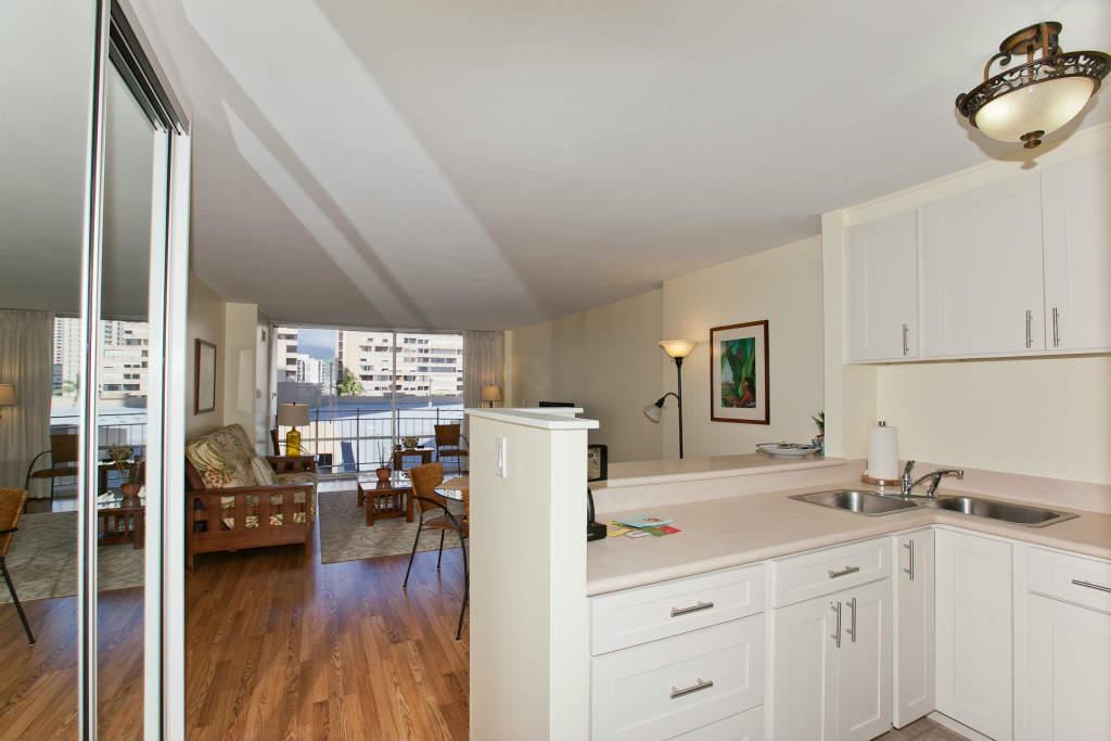 Ilikai Marina 899 City View 1BR - thumb 21
