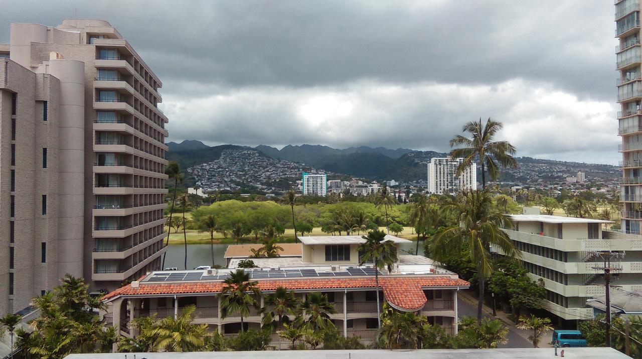 Waikiki Whale Watcher Apts 704 - thumb 9