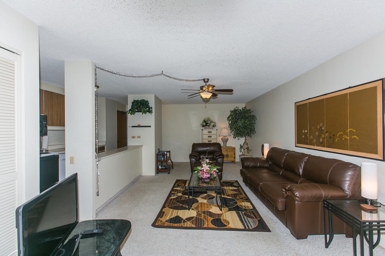 Discovery Bay 2003 Ocean View 1BR - thumb 1