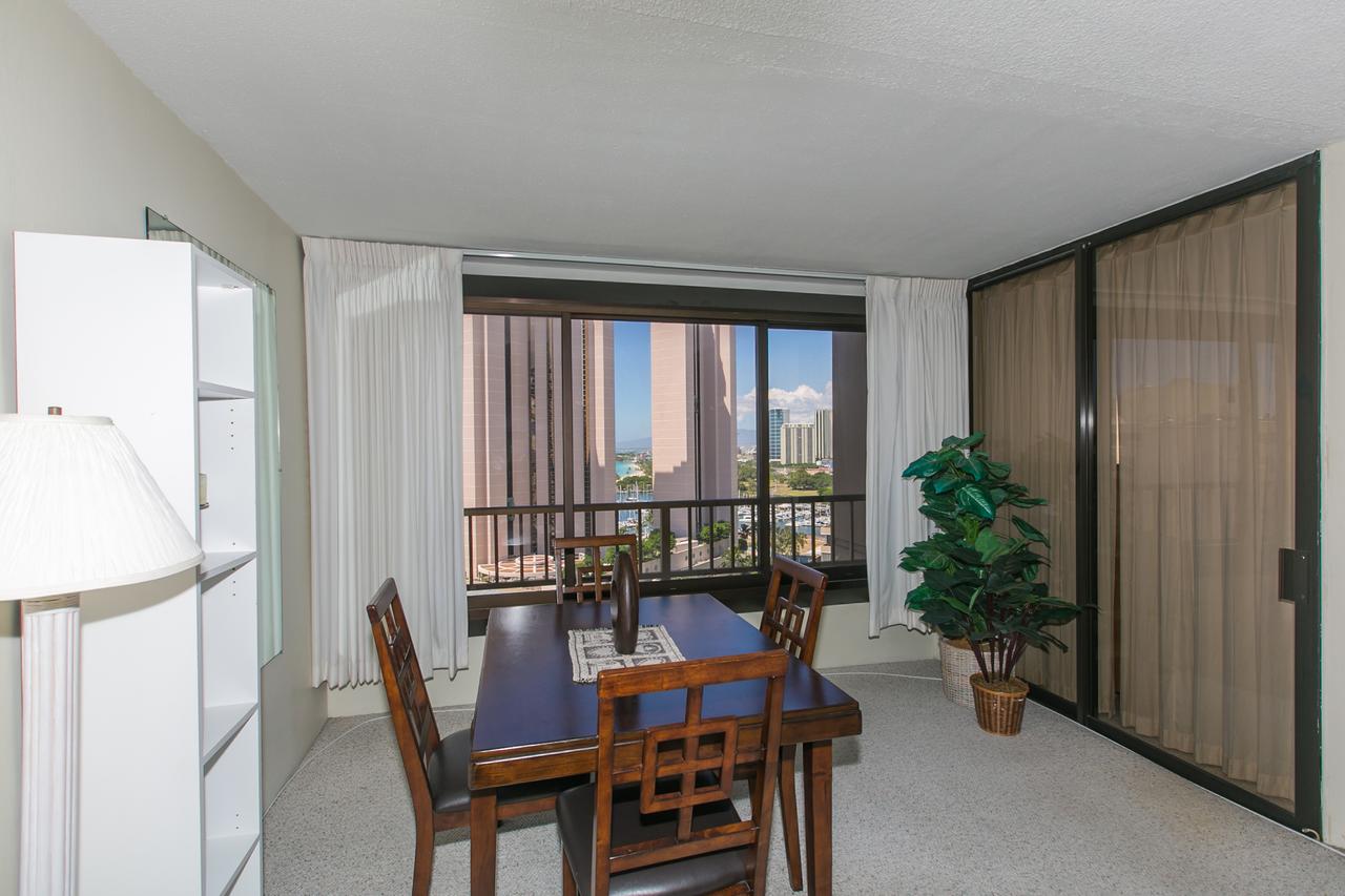 Discovery Bay 2003 Ocean View 1BR - thumb 2