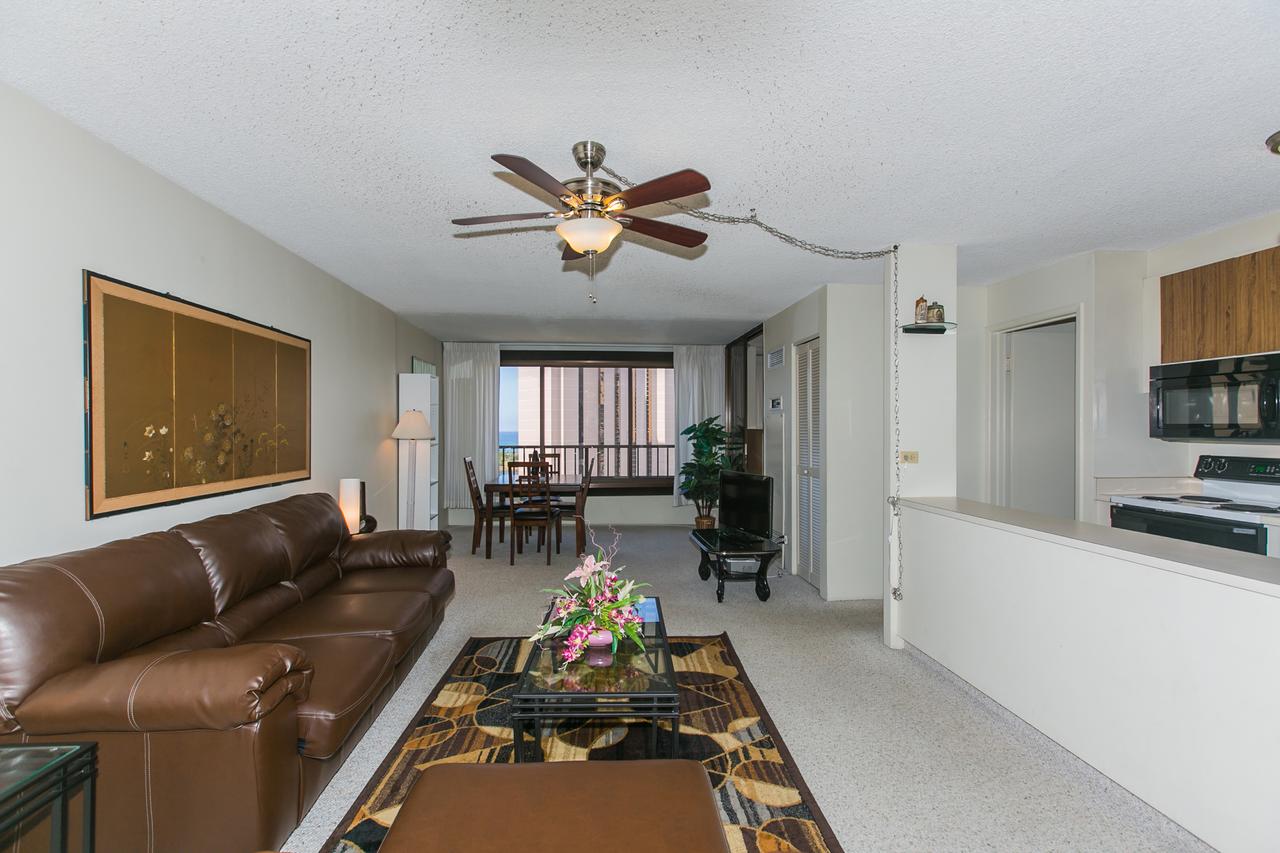 Discovery Bay 2003 Ocean View 1BR - thumb 3