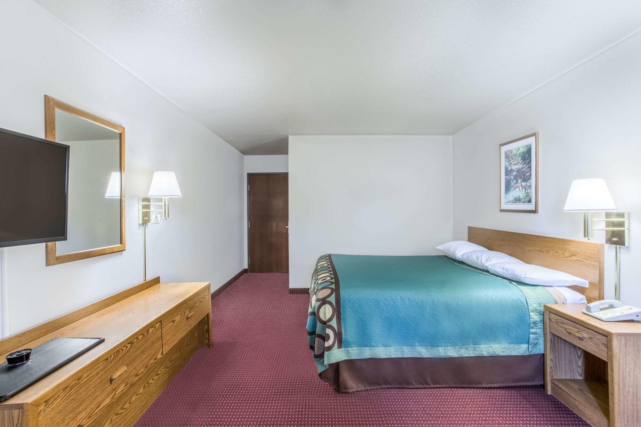Super 8 By Wyndham Blackfoot - thumb 21