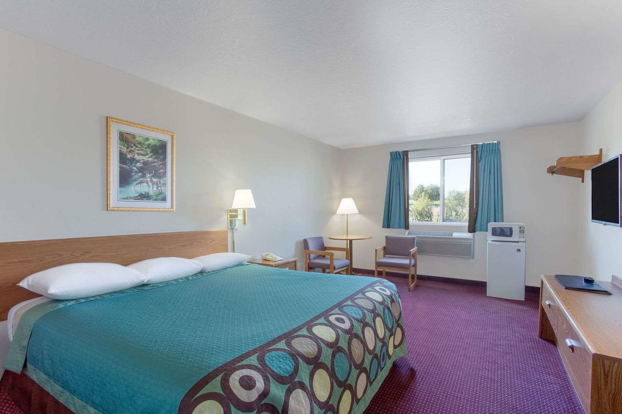 Super 8 By Wyndham Blackfoot - thumb 10
