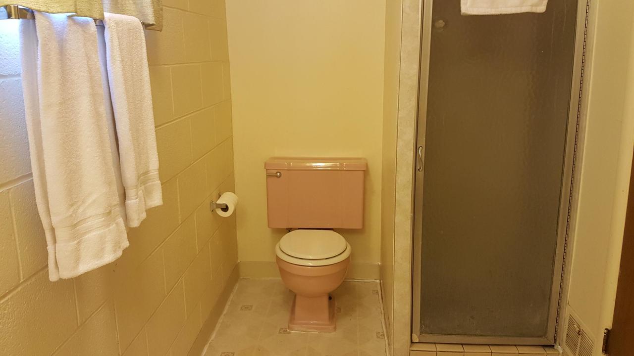 Thunder Bird Motel - thumb 14