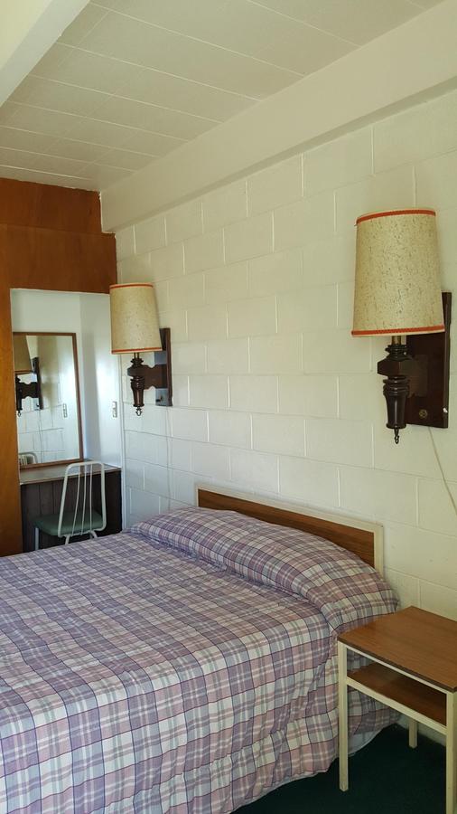 Thunder Bird Motel - thumb 2