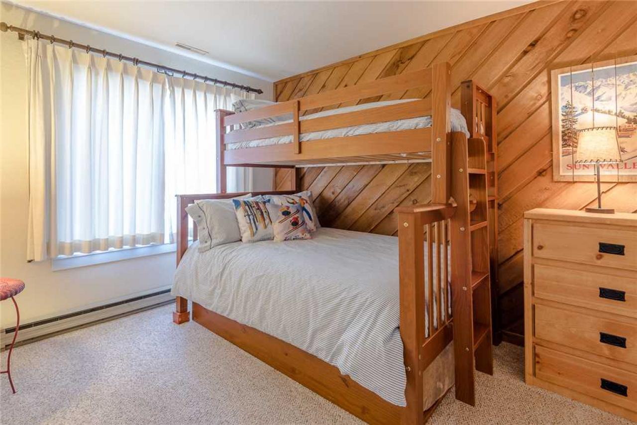 The Ridge On Golf Course With Elkhorn Amenities - thumb 4