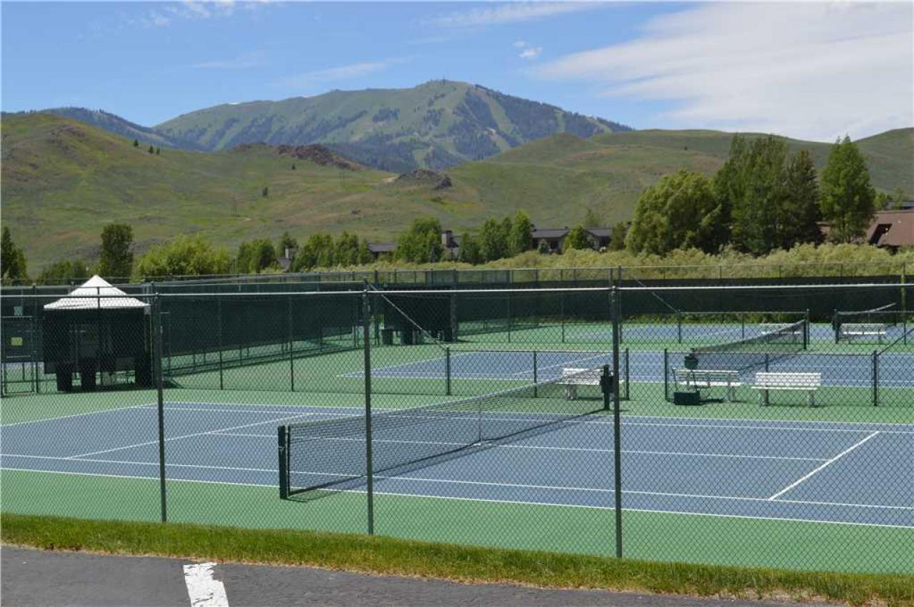 The Ridge On Golf Course With Elkhorn Amenities - thumb 19