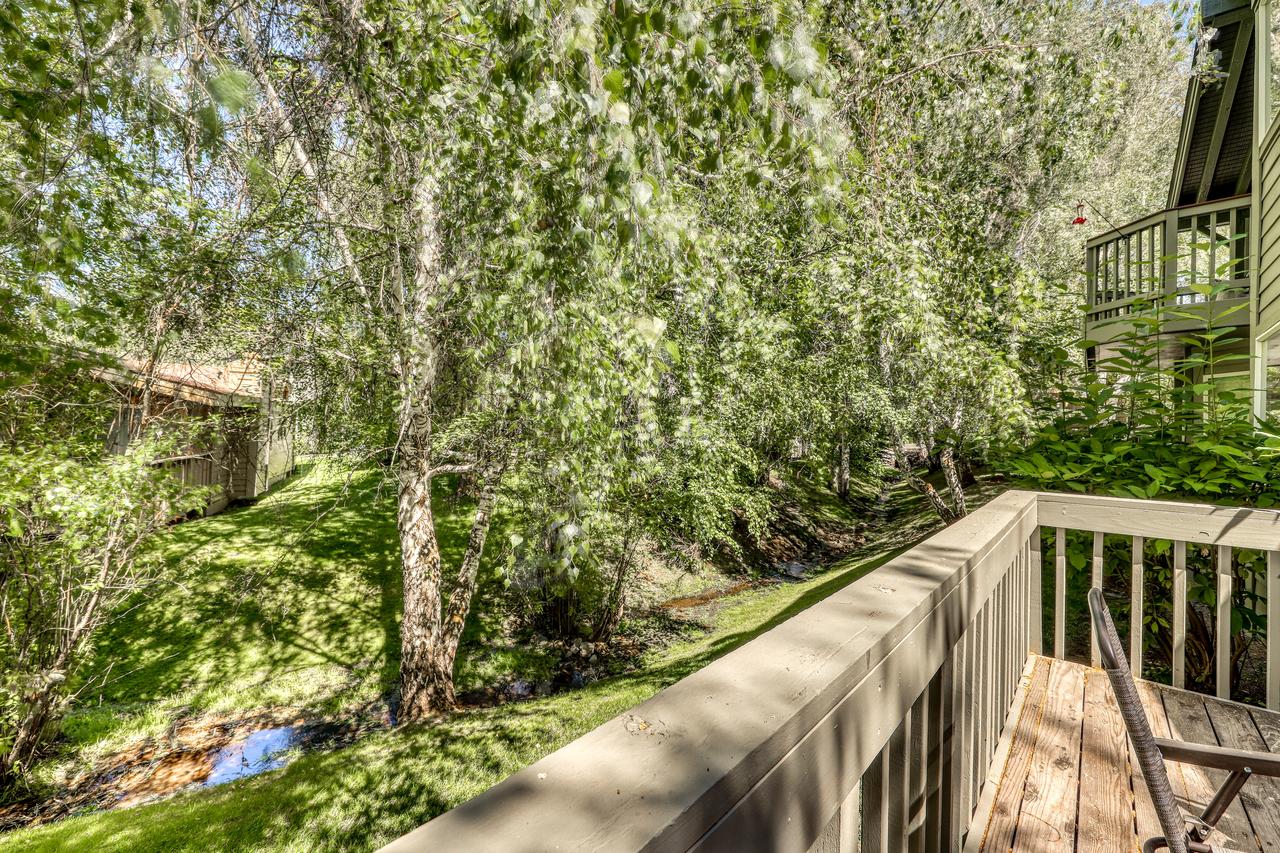 Single Level Ranch Condo In Elkhorn - thumb 27