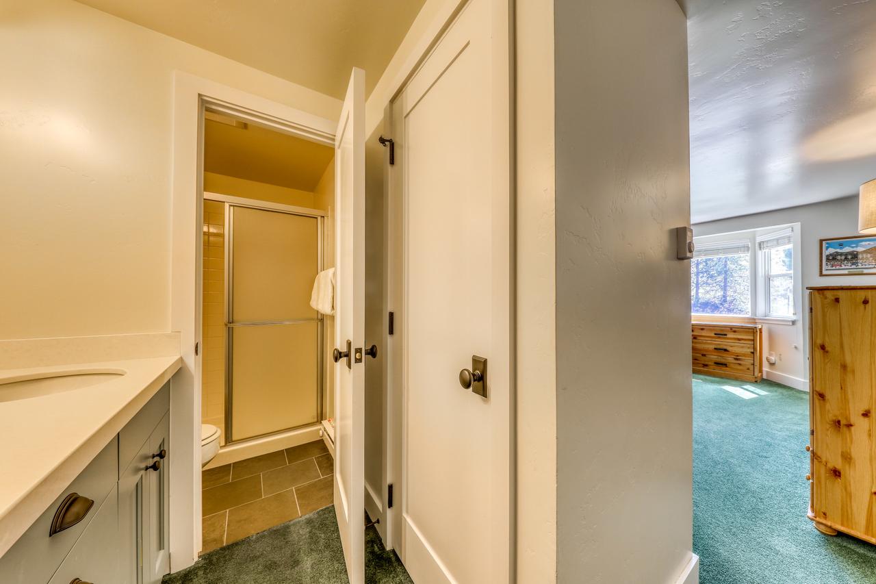 Single Level Ranch Condo In Elkhorn - thumb 23