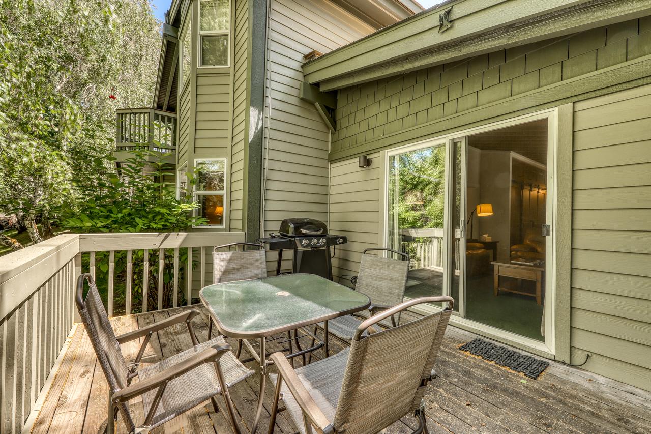 Single Level Ranch Condo In Elkhorn - thumb 26