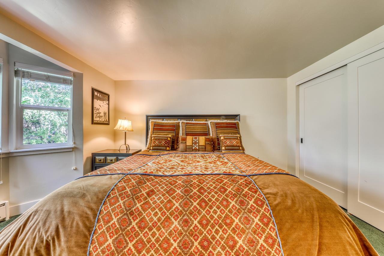 Single Level Ranch Condo In Elkhorn - thumb 15
