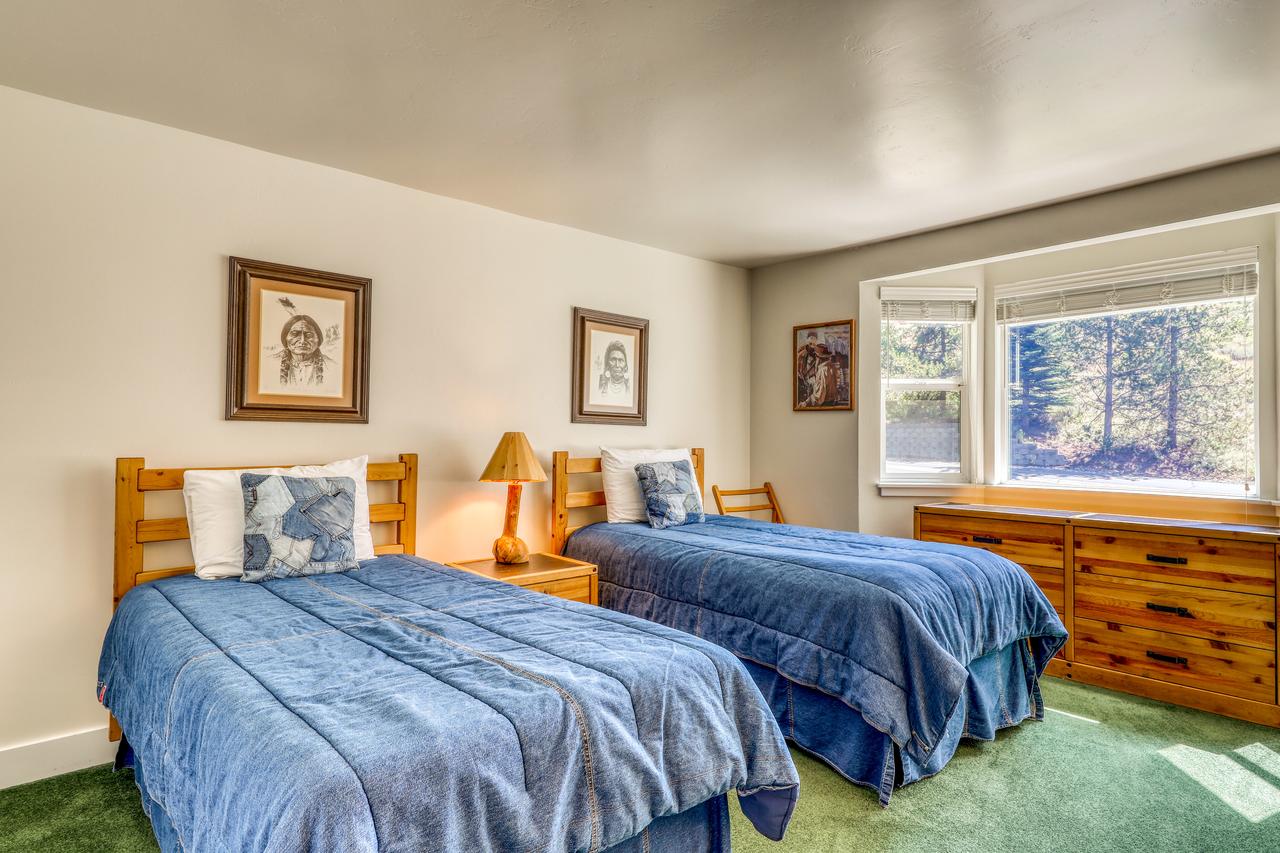 Single Level Ranch Condo In Elkhorn - thumb 18