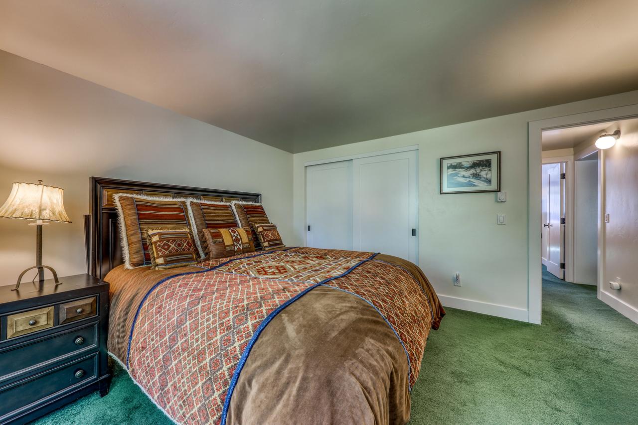 Single Level Ranch Condo In Elkhorn - thumb 13