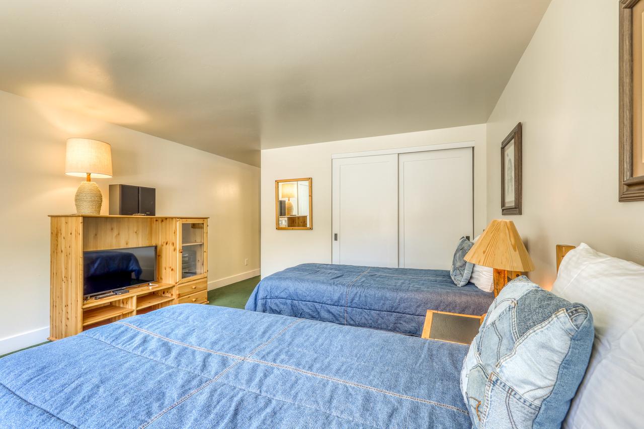 Single Level Ranch Condo In Elkhorn - thumb 19