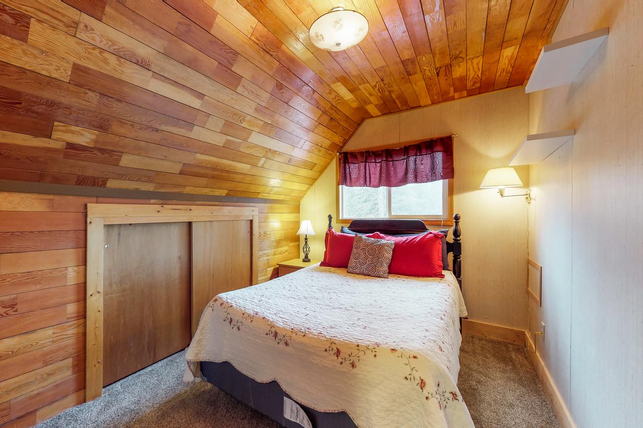 Forest Lake Cabin - thumb 11