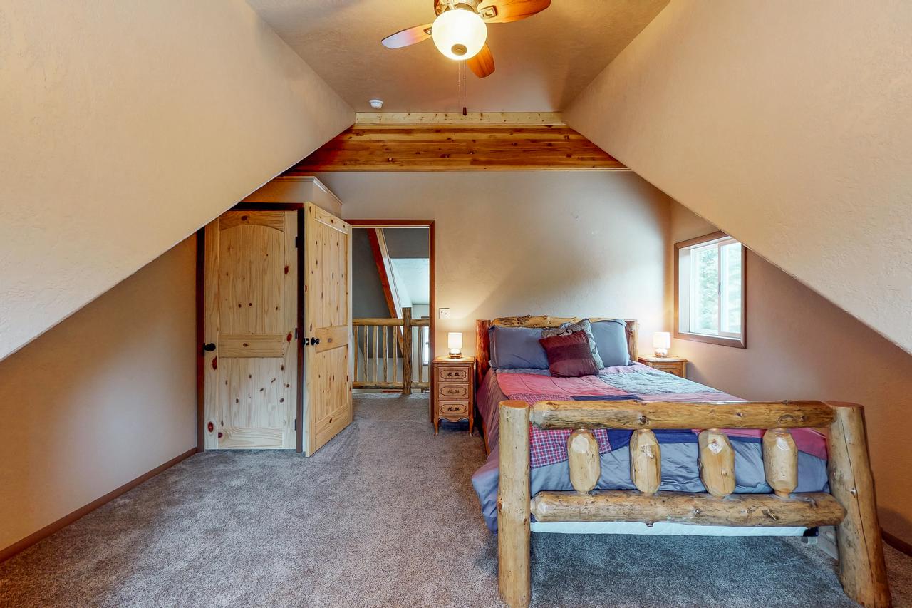 Forest Lake Cabin - thumb 25