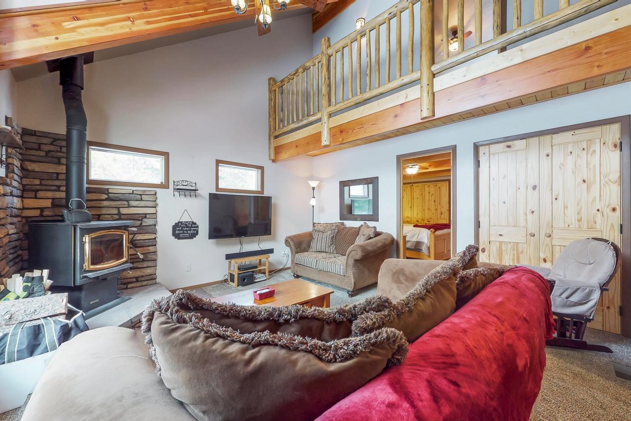 Forest Lake Cabin - thumb 3