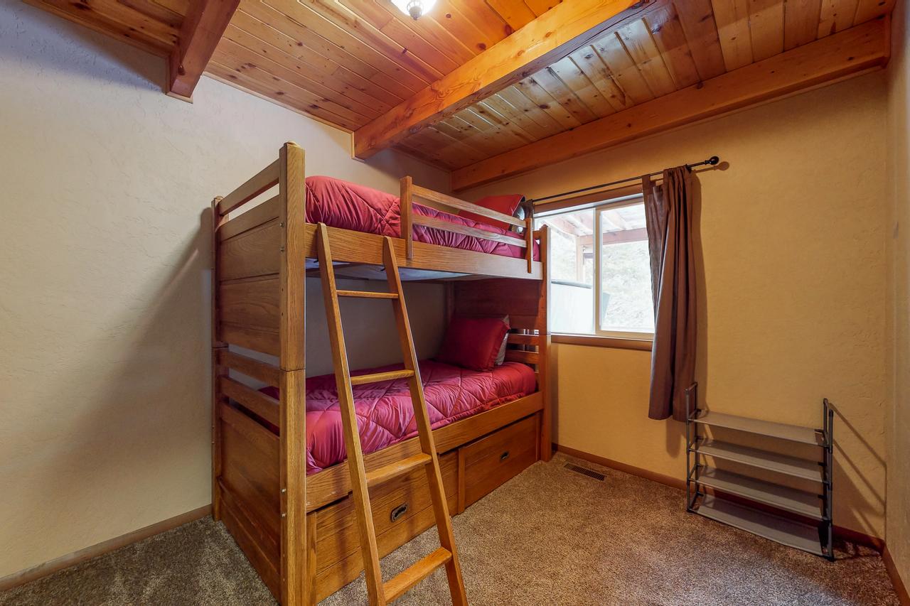 Forest Lake Cabin - thumb 27