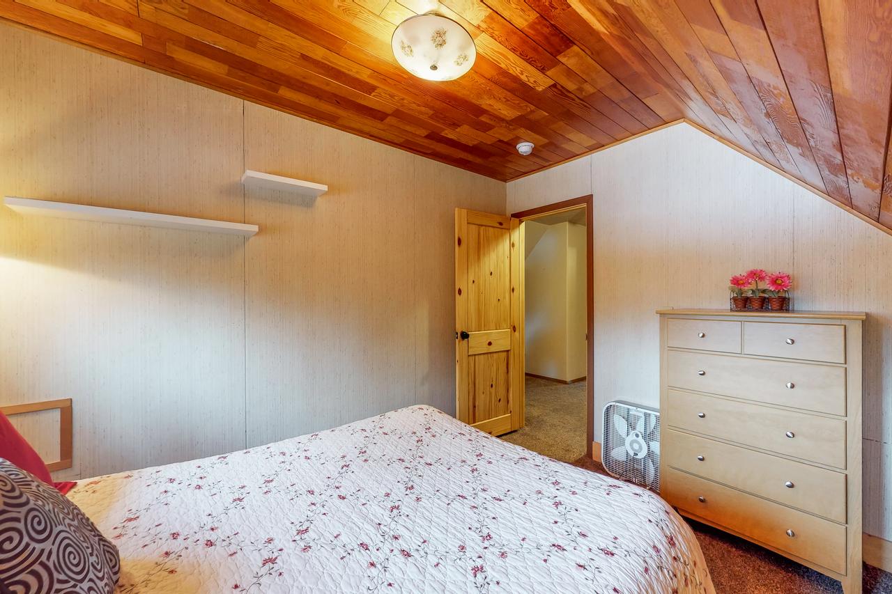 Forest Lake Cabin - thumb 18