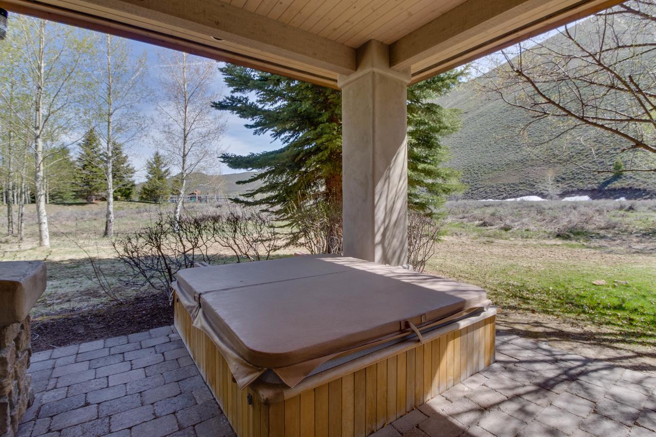 Gimlet Family Retreat - thumb 2