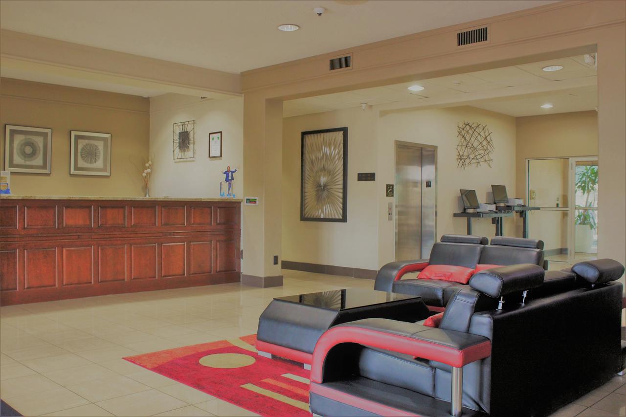 Hawthorn Suites Bloomington - thumb 2