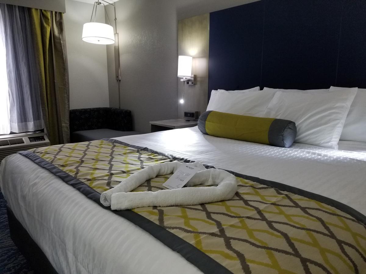 Best Western Plus Bloomington East - thumb 29