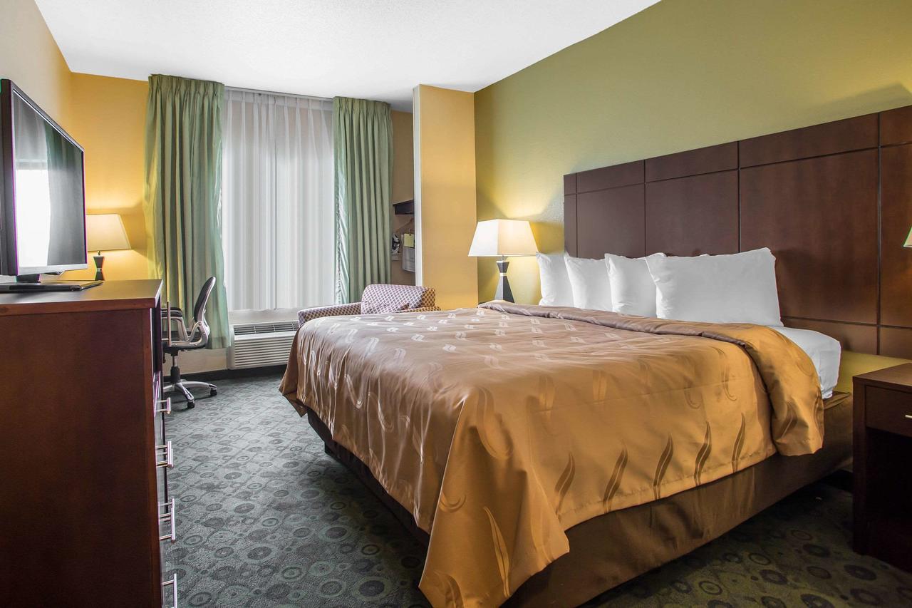 Quality Inn & Suites Bloomington - thumb 1