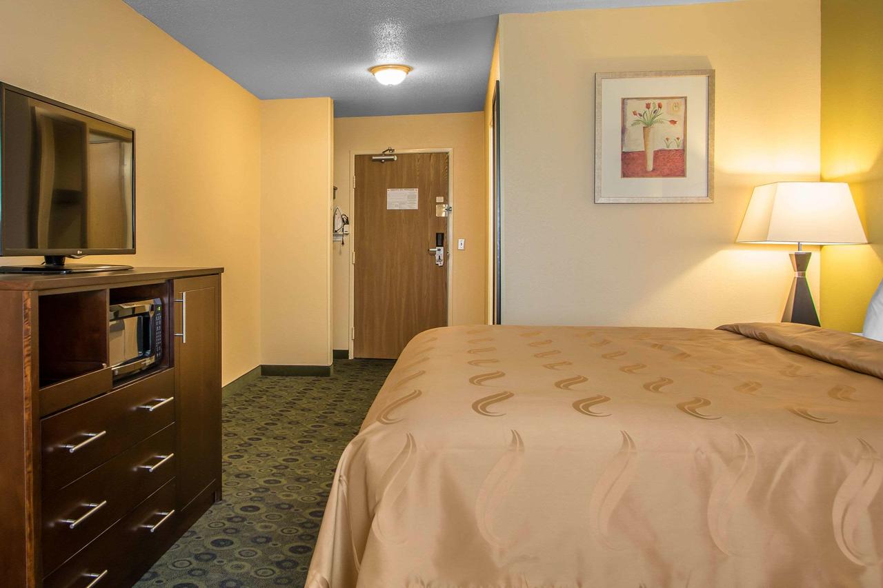 Quality Inn & Suites Bloomington - thumb 5