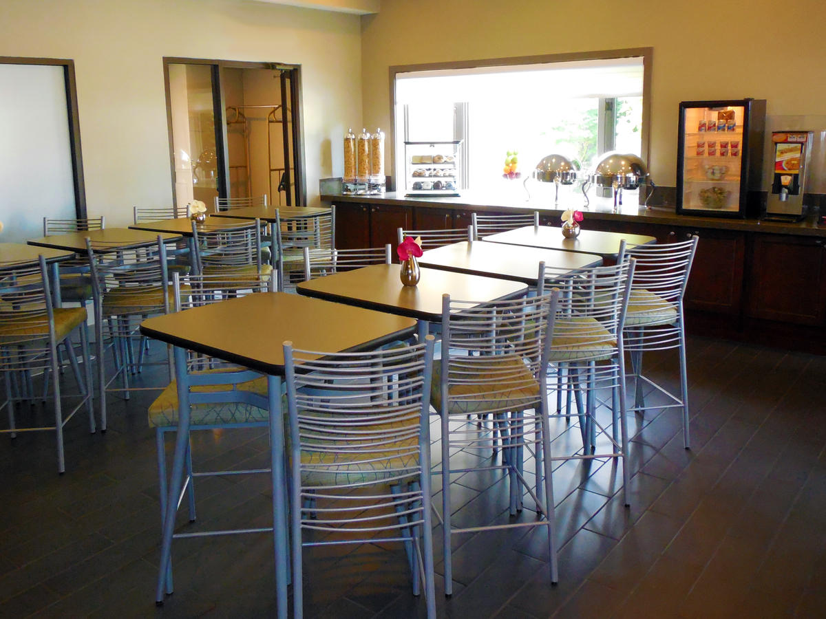 Eastland Suites Extended Stay Hotel & Conference Center - thumb 36