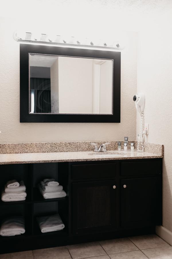 Eastland Suites Extended Stay Hotel & Conference Center - thumb 16