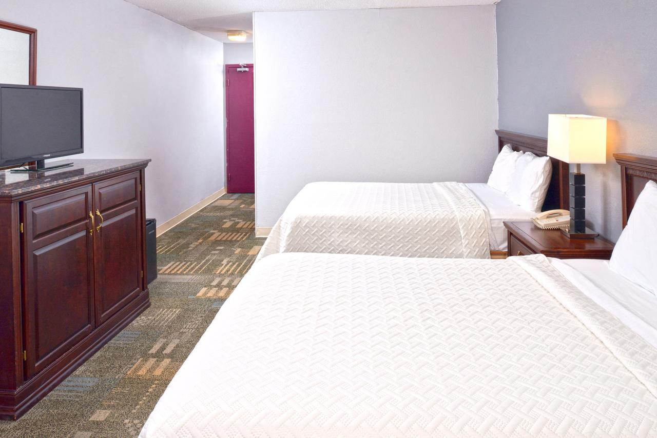 Country Garden & Suites-Benton - thumb 1