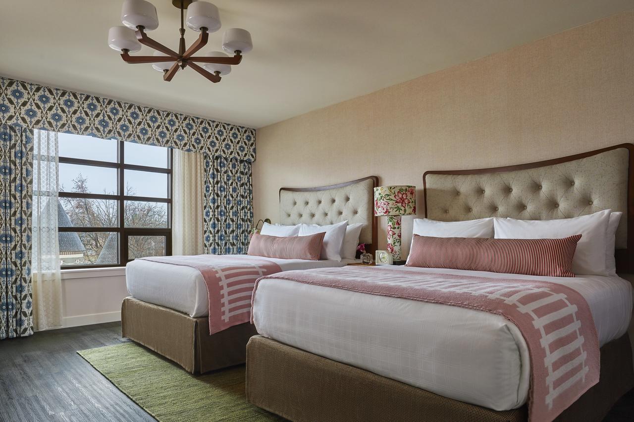 Graduate Bloomington - thumb 14