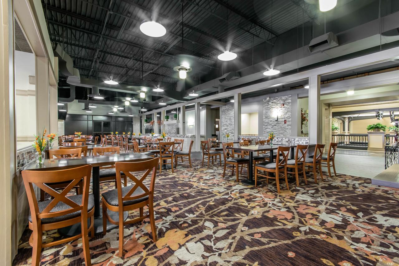 Radisson Hotel Louisville North - thumb 26