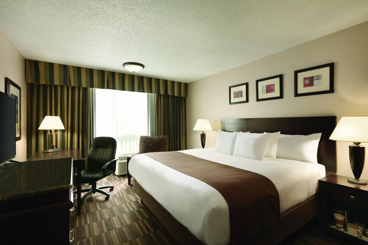 Radisson Hotel Louisville North - thumb 3