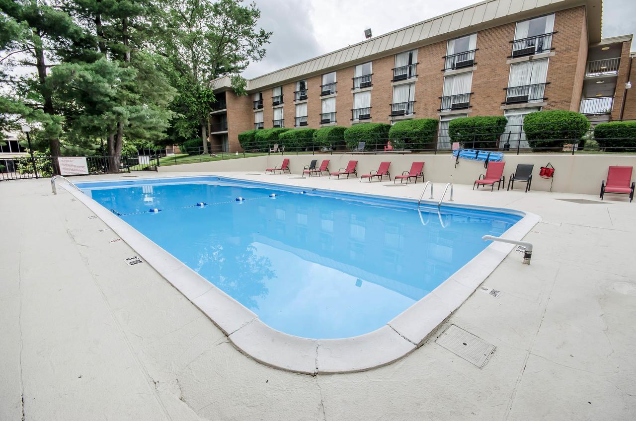 Radisson Hotel Louisville North - thumb 37