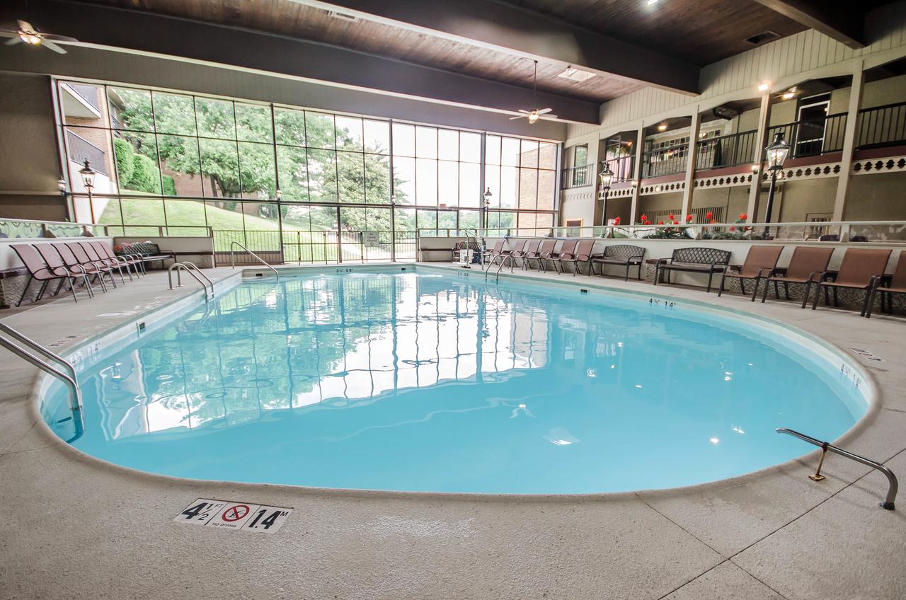 Radisson Hotel Louisville North - thumb 14