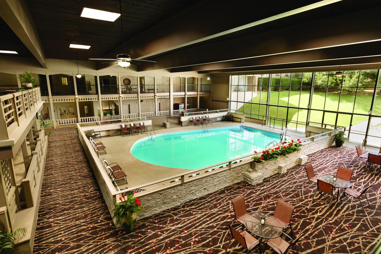 Radisson Hotel Louisville North - thumb 12