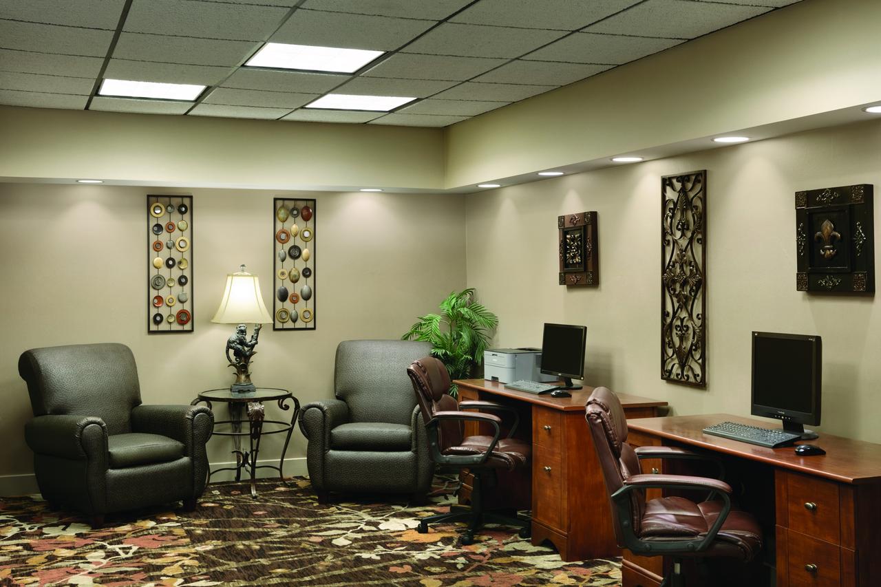 Radisson Hotel Louisville North - thumb 17