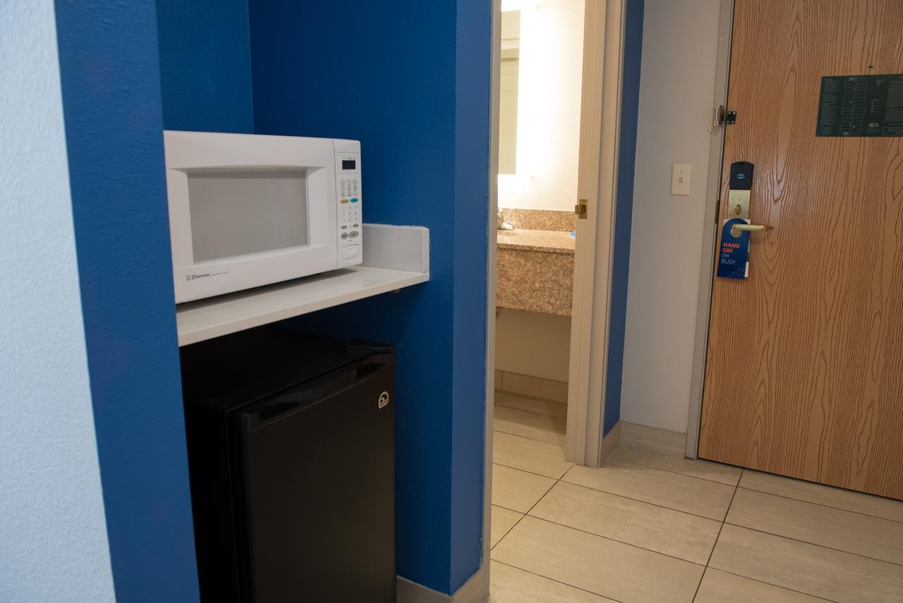 Holiday Inn Express Hotel & Suites Elkhart-South - thumb 19