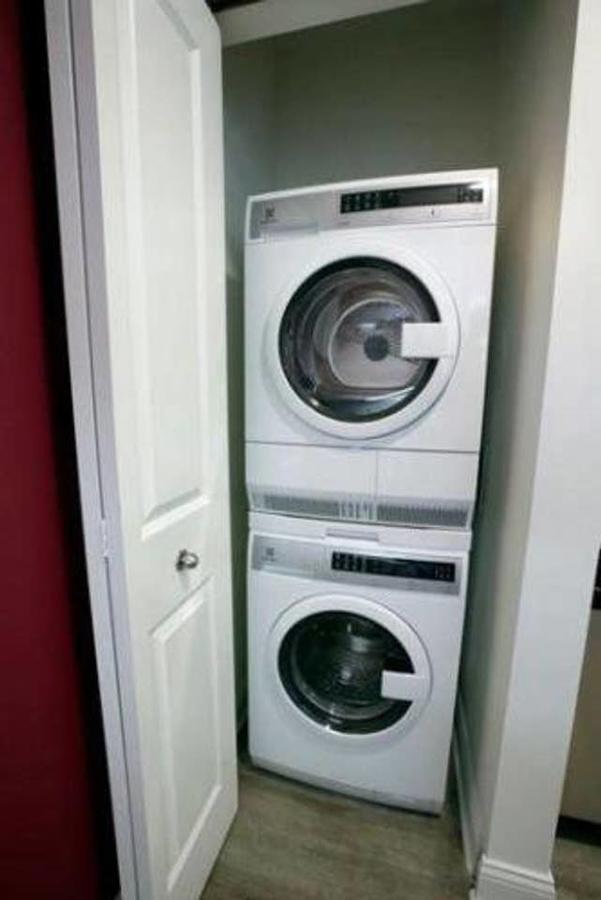 Your Favorite 2BR- Heart Of DWNTN- Near Monument Circle - thumb 11