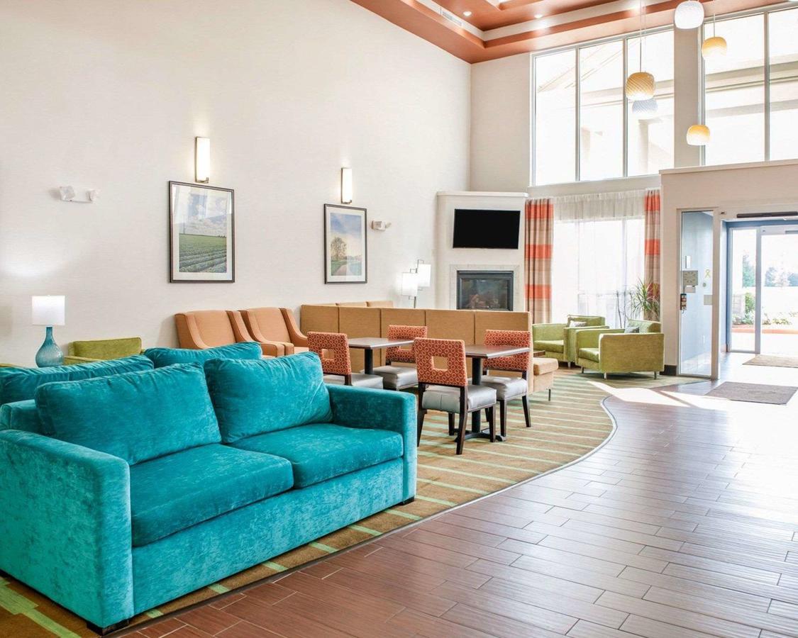 Comfort Suites North Elkhart - thumb 28