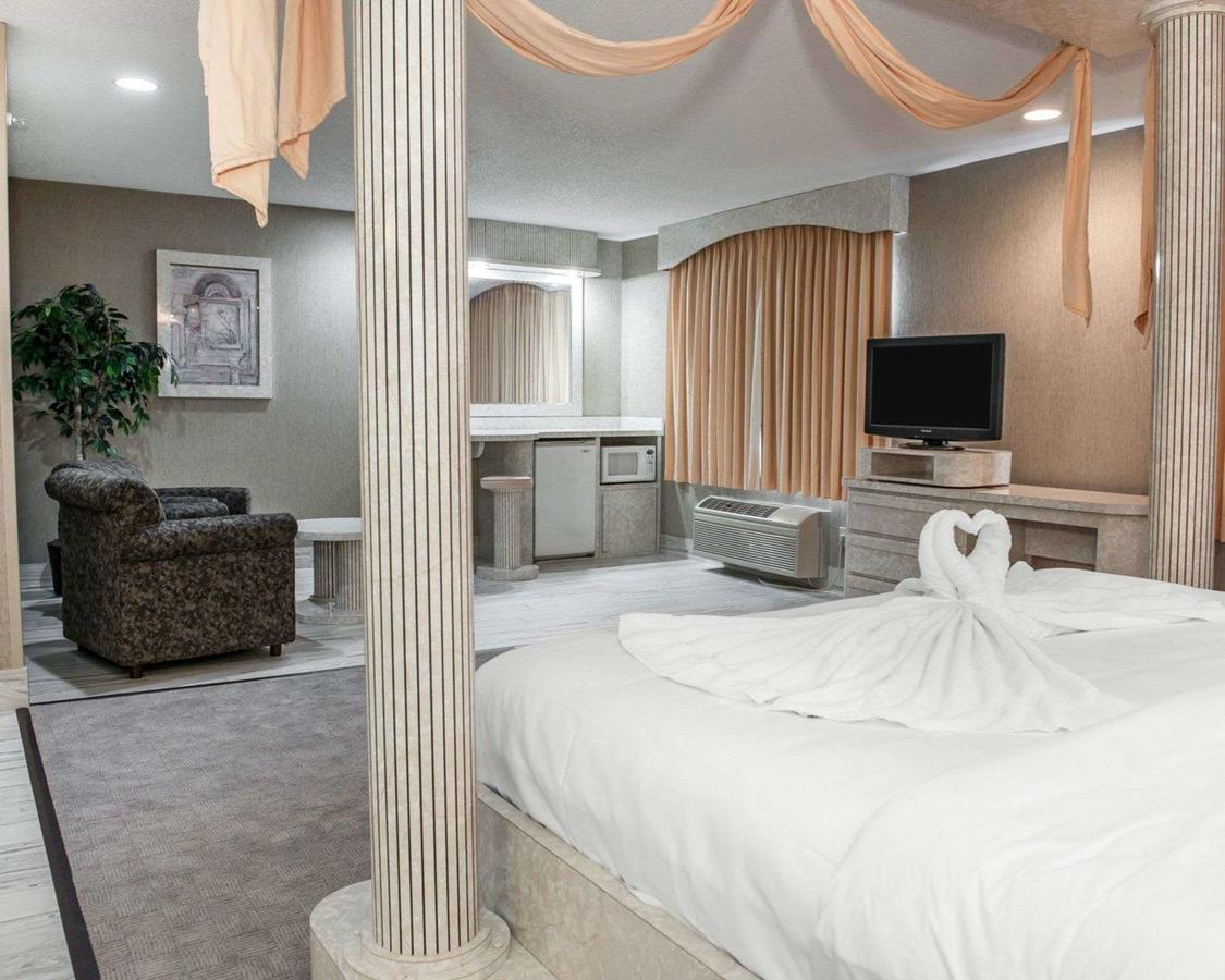 Comfort Suites North Elkhart - thumb 44