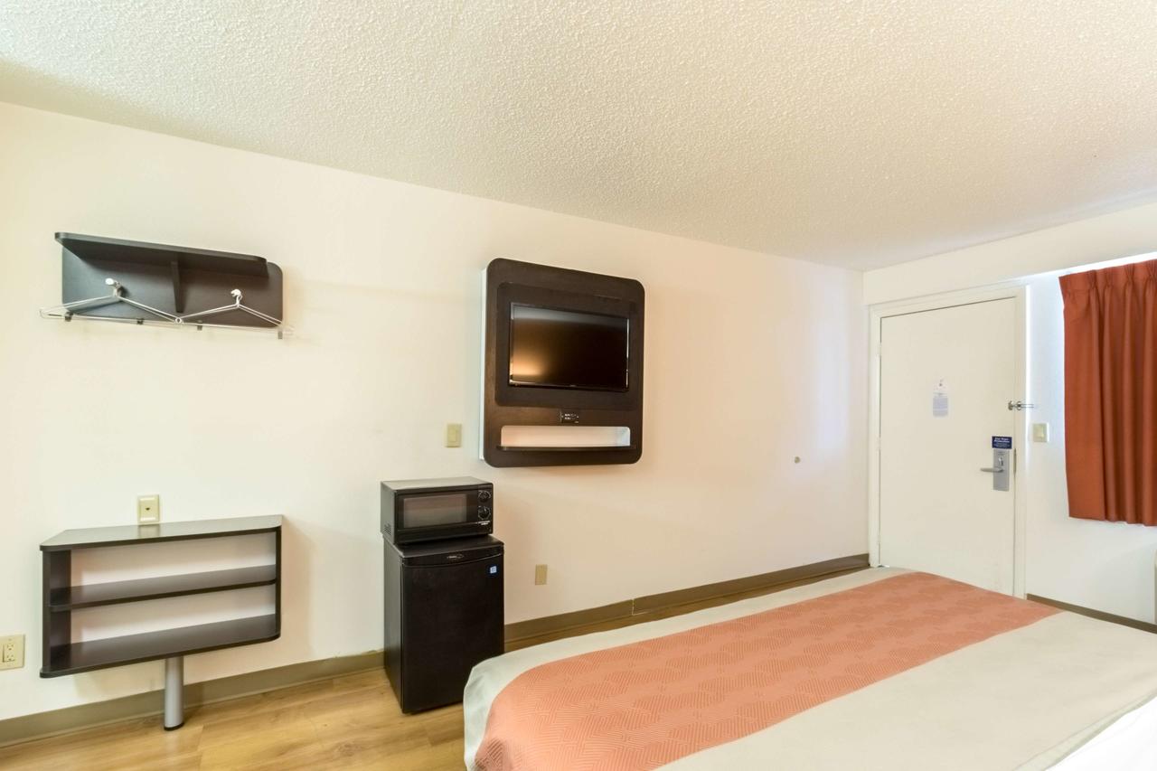 Motel 6 Crawfordsville - thumb 12