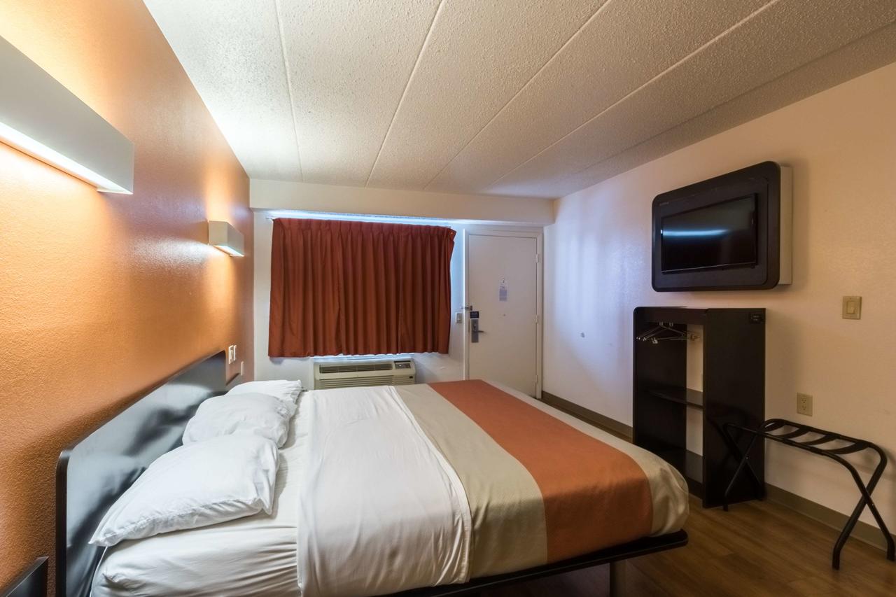 Motel 6 Crawfordsville - thumb 17