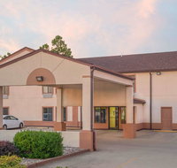 Super 8 by Wyndham Vincennes - Tourism Bookings