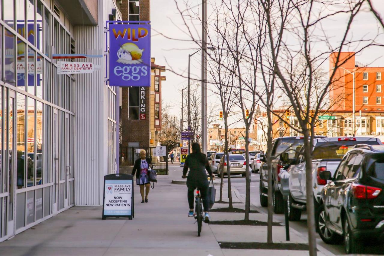 URBAN DECO 1BR APT IN HISTORIC LOCKERBIE DISTRICT - thumb 4