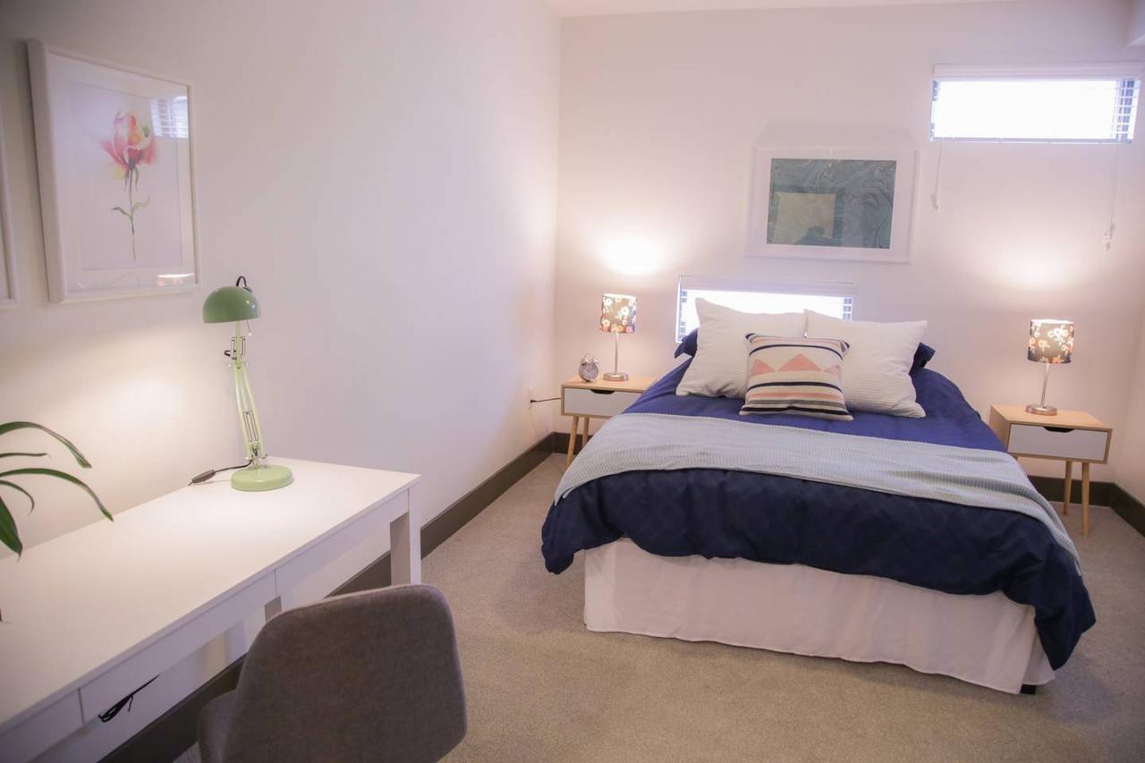 URBAN DECO 1BR APT IN HISTORIC LOCKERBIE DISTRICT - thumb 12