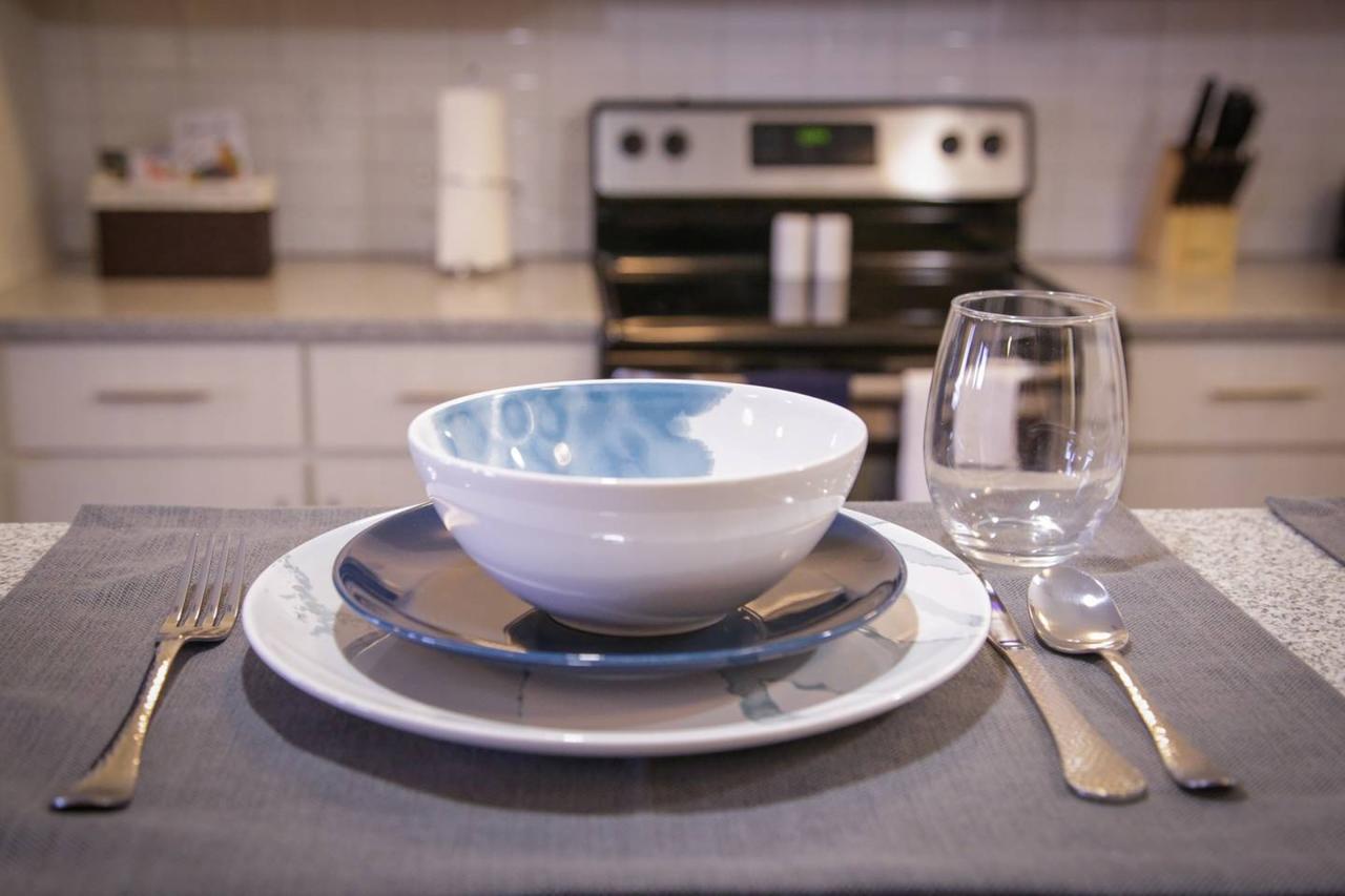 URBAN DECO 1BR APT IN HISTORIC LOCKERBIE DISTRICT - thumb 3