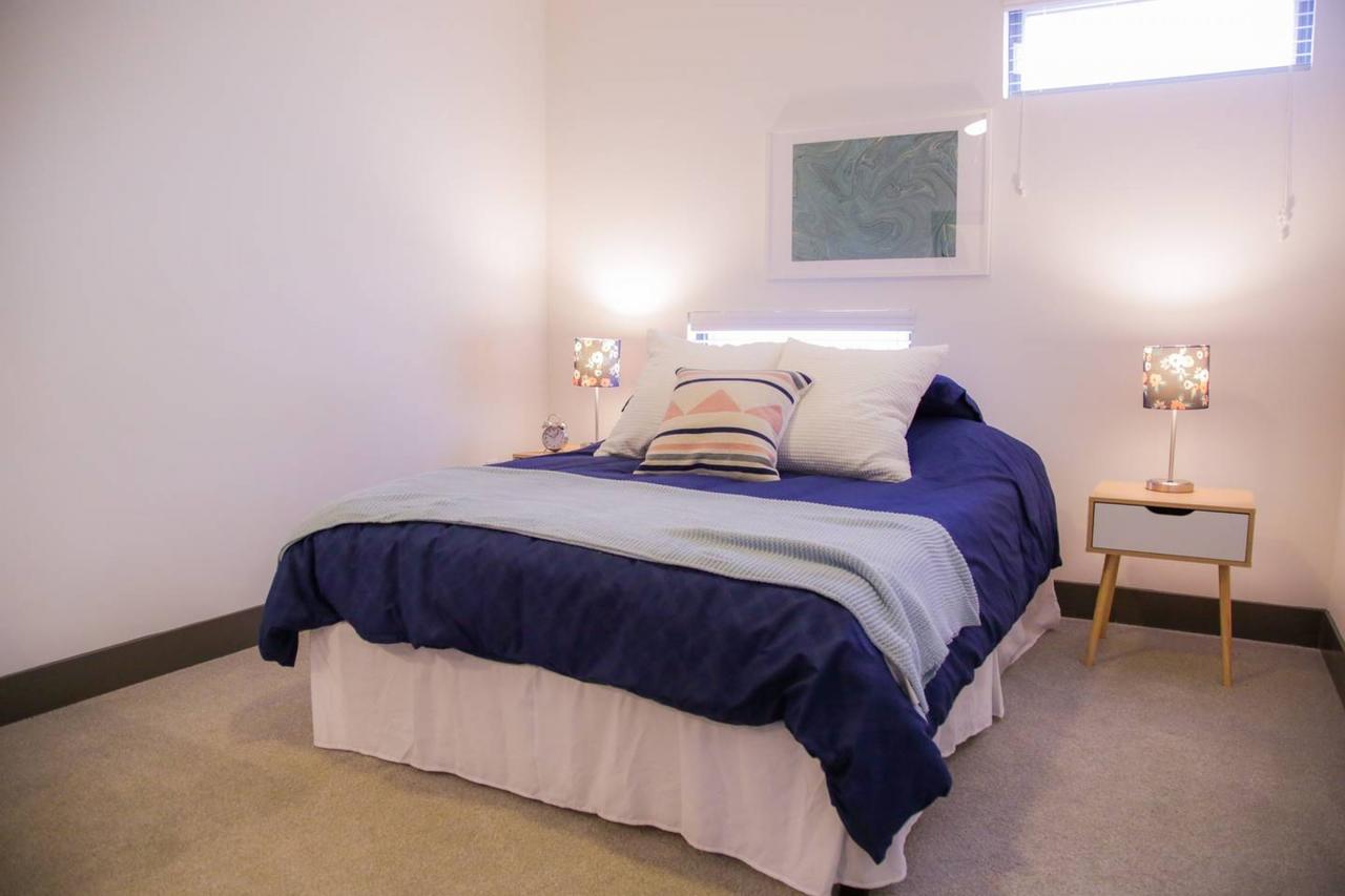 URBAN DECO 1BR APT IN HISTORIC LOCKERBIE DISTRICT - thumb 8