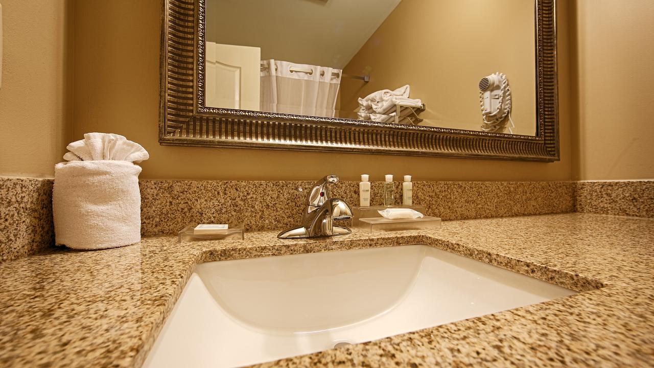 Best Western Plus Fort Wayne Inn & Suites North - thumb 11